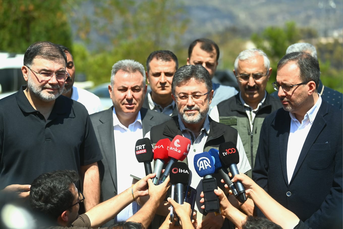 Tarım ve Orman Bakanı İbrahim Yumaklı, İzmir Yamanlar ve Urla ile Bolu Göynük'teki orman yangınlarının kontrol altına alındığını söyledi.