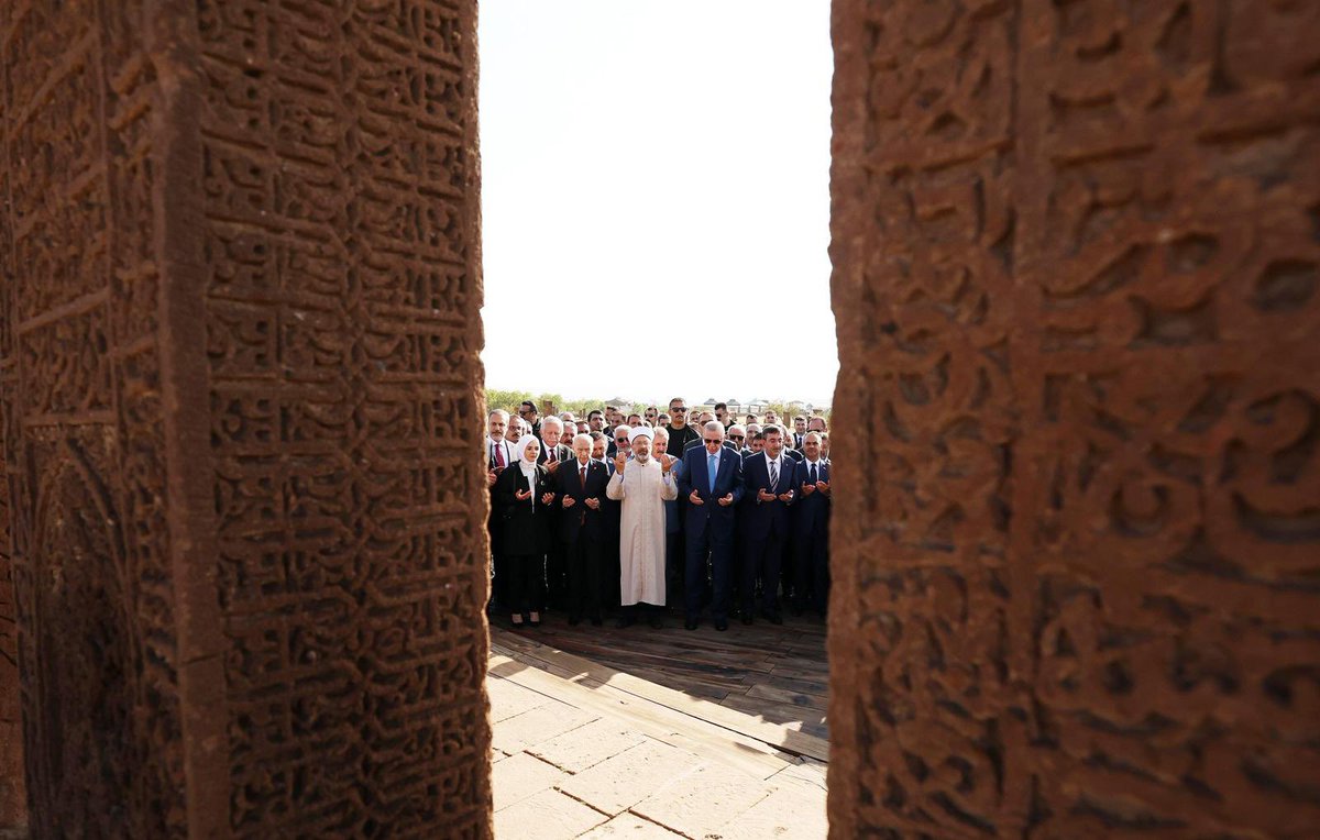 T.C. Millî Eğitim Bakanı Yusuf Tekin Ahlat'ı Ziyaret Etti