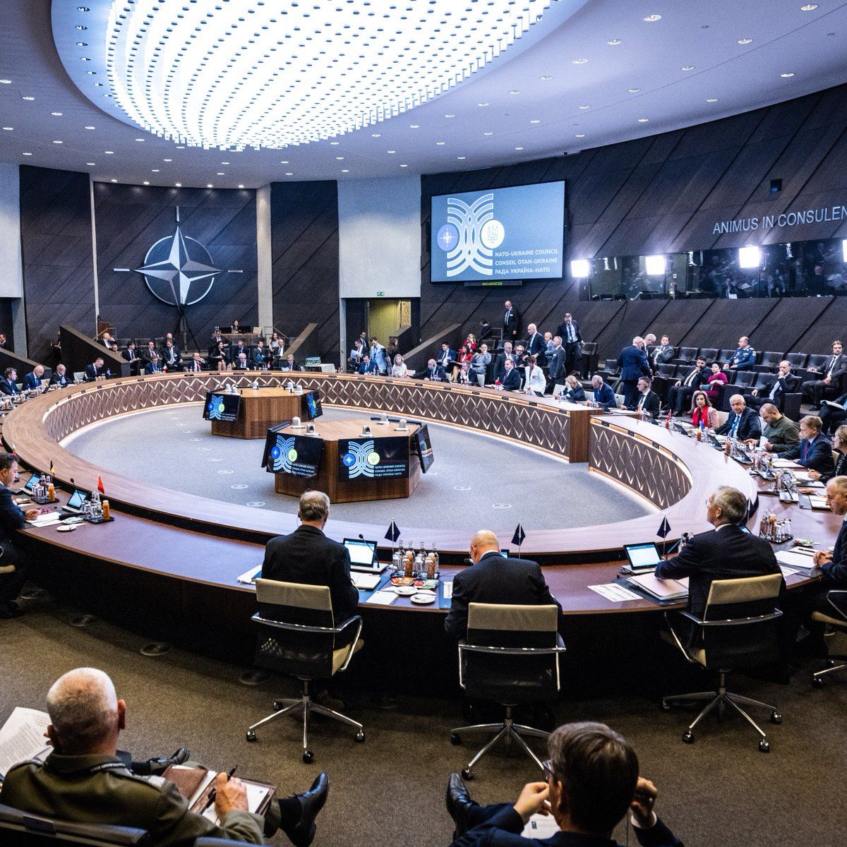 NATO ve Ukrayna, Rus Hava Saldırılarını Kınadı