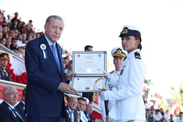 Cumhurbaşkanı Recep Tayyip Erdoğan, Deniz Harp Okulu'nda Tören Düzenledi