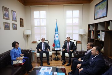 Abdullah Gül, Türk Devletleri Teşkilatı Merkezini Ziyaret Etti