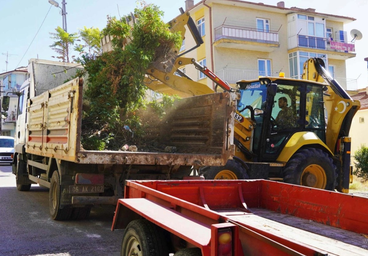 Keçiören Belediyesi, İlçede Mıntıka Temizliği Gerçekleştiriyor