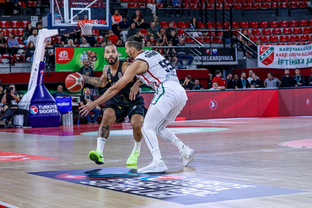 Mersin Spor Kulübü (MSK) Erkek Basketbol Takımı, Maçlarını Değerlendiriyor