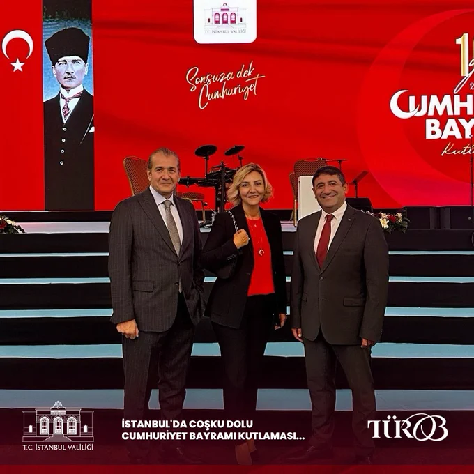 İstanbul 29 Ekim Cumhuriyet Bayramı'nı Coşku İçinde Kutladı