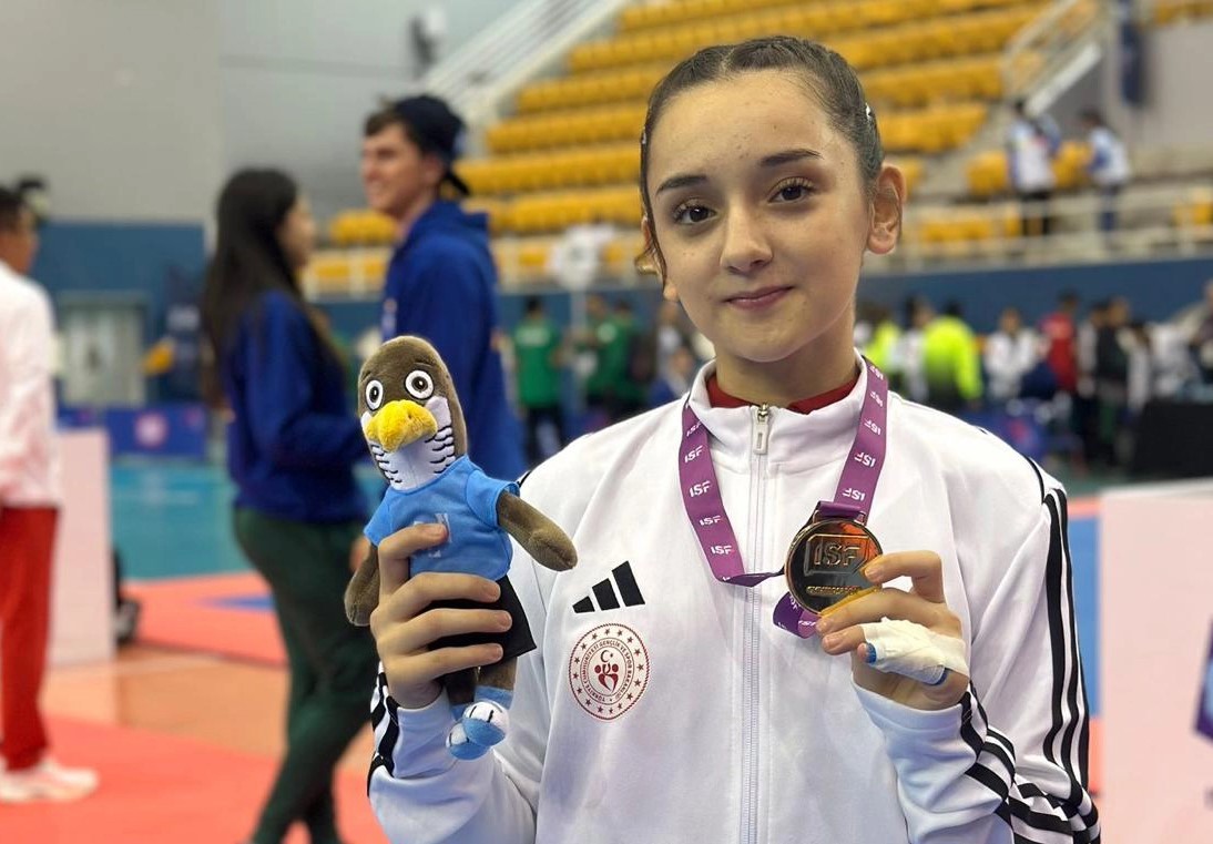 Dünya Şampiyonu Taekwondo Sporcusu: Damla Nur Yılmaz