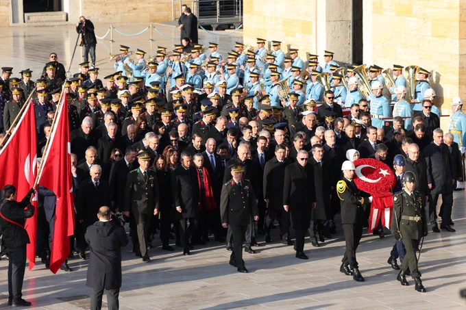 Cumhurbaşkanı ve Millî Savunma Bakanı Anıtkabir'i Ziyaret Etti