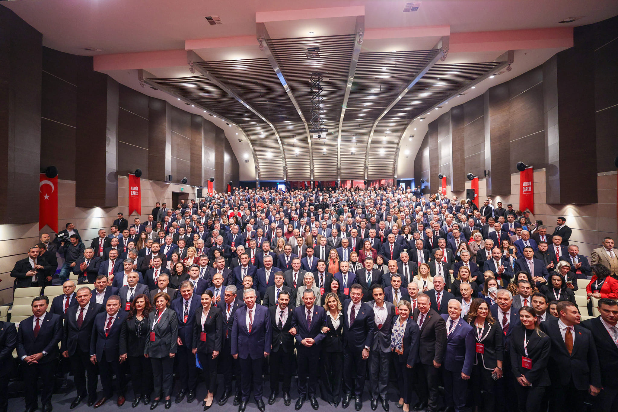 Türkiye'deki Belediye Başkanları Halkla Dayanışma İçinde