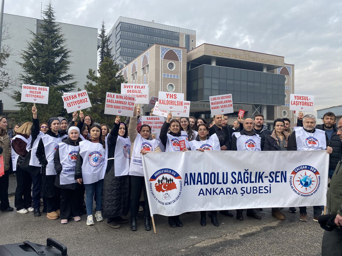 Anadolu Sağlık Sen Üyeleri Zam Teklifine Karşı İş Bırakma Eylemi Gerçekleştirdi