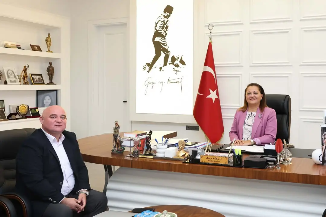 Afyonkarahisar Belediye Başkanı Burcu Köksal, Kent Konseyi Başkanı ve Belediye Meclis Üyesi Ahmet Akkent ile Görüş Alışverişinde Bulundu