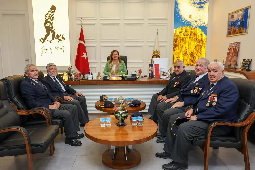 Afyonkarahisar Belediye Başkanı Burcu Köksal, Muharip Gaziler Derneği Temsilcisi ile Görüştü