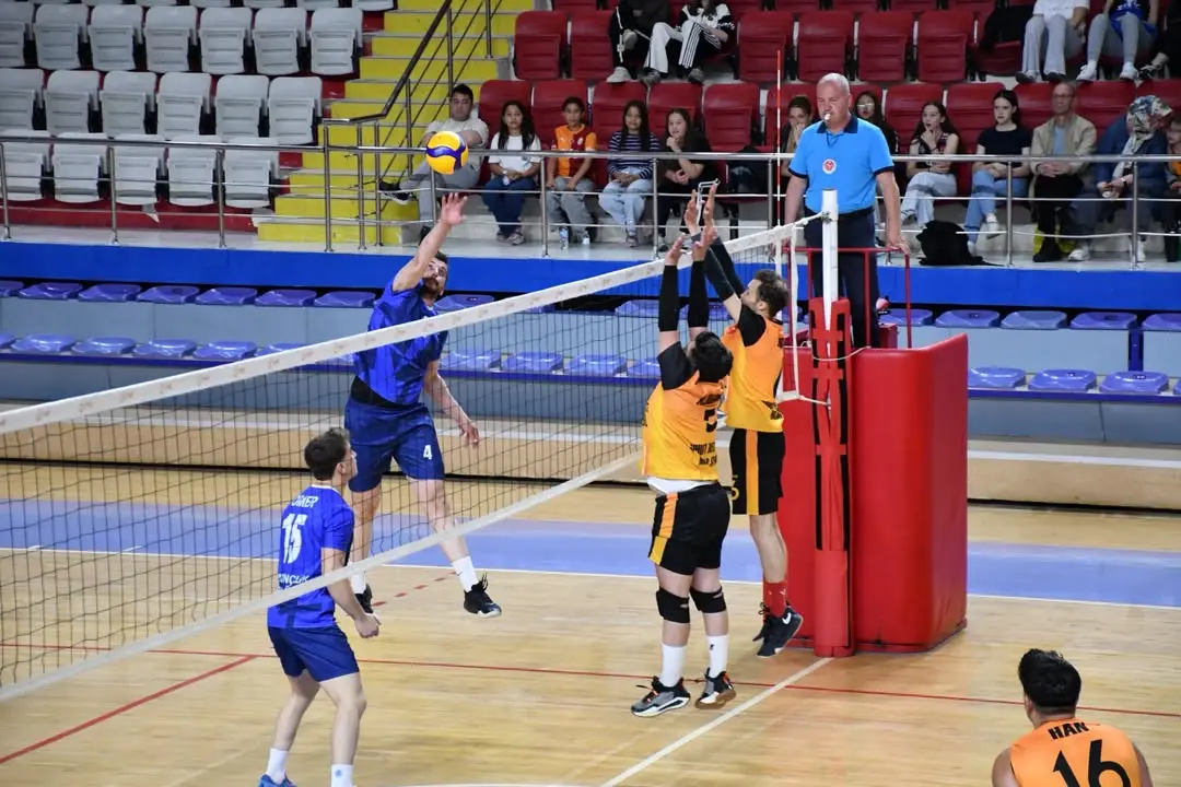 Afyonkarahisar’da Büyük Erkekler Voleybol Müsabakaları Sona Erdi
