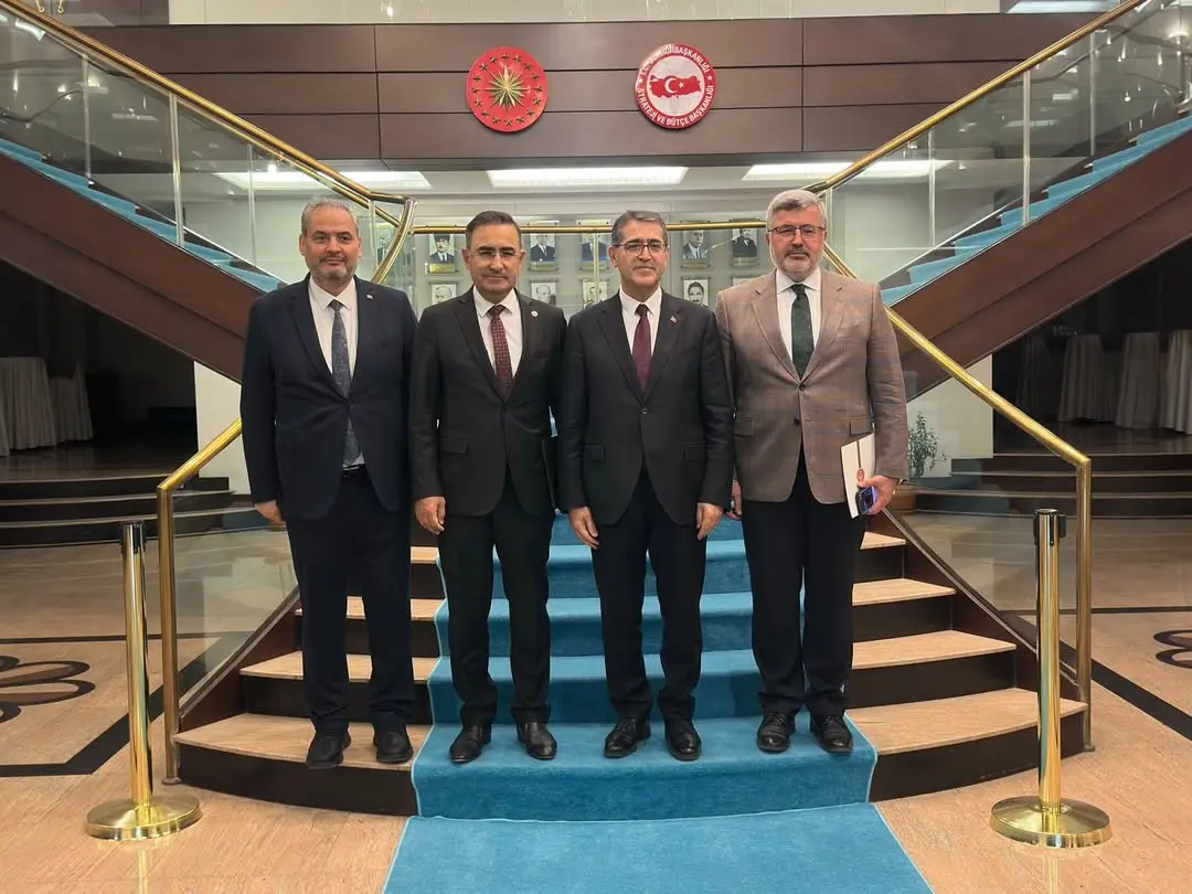 Afyonkarahisar Sağlık Bilimleri Üniversitesi (AFSÜ) Rektörü Adem Aslan, Cumhurbaşkanlığı Strateji ve Bütçe Başkanı İbrahim Şenel'i Ziyaret Etti