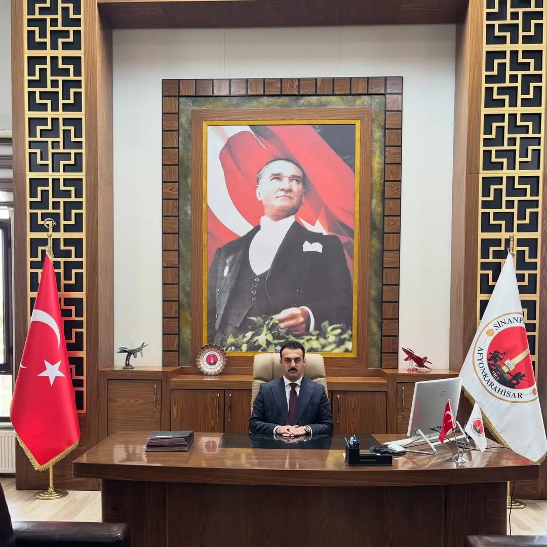 Afyonkarahisar SinanPaşa Kaymakamlığı'na atanan Sayın Bünyamin Miroğlu göreve başladı