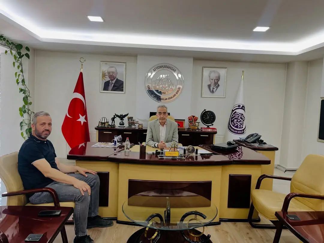 Ağaç İşleri Esnaf ve Sanatkarlar Odası Başkanı Mehmet Özdemir, Afyonkarahisar Esnaf ve Sanatkarlar Odaları Birliği Başkanı Cengiz Üstün'ü Ziyaret Etti
