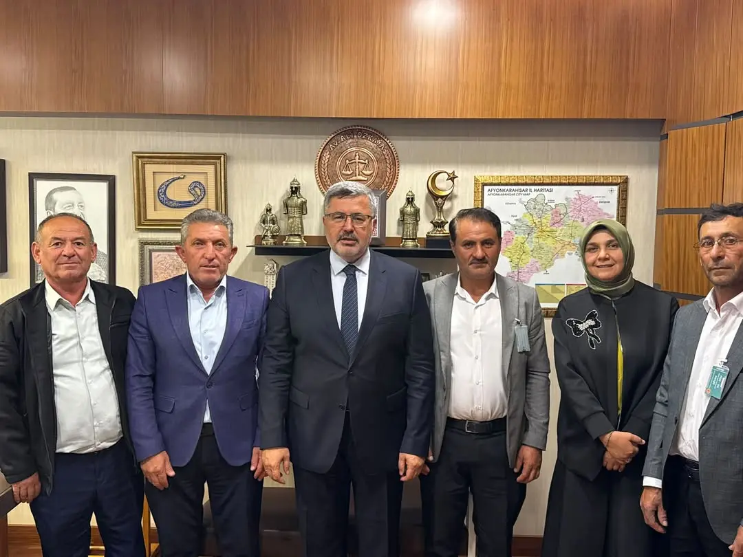 Ak Parti Afyonkarahisar Milletvekili Ali Özkaya'nın Gazi Meclisinde Misafir Ettiği İhsaniye Belediye Başkanı Emine Gökçe ve Diğer Konuklar