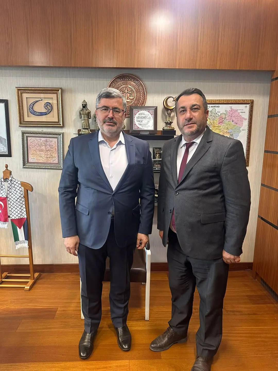 Ak Parti Milletvekili Ali Özkaya, İhsaniye Kayıhan Belediye Başkanı Mustafa Demiray'ı Gazi Meclis'te Ağırladı