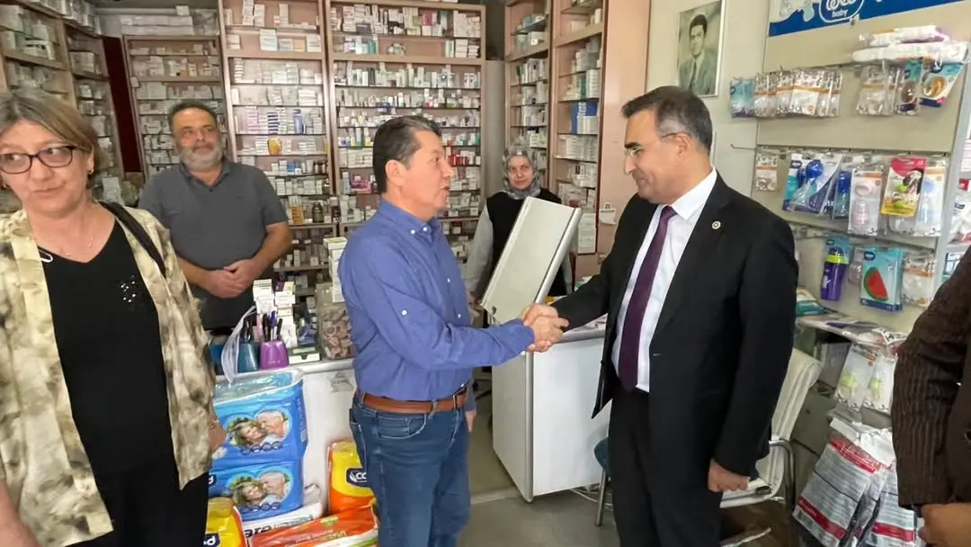 Ak Parti Milletvekili Hasan Arslan, Erturan Eczanesi'ni Ziyaret Etti