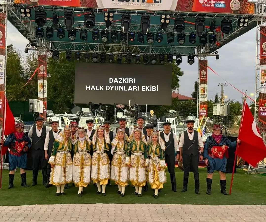 Dazkırı Halk Oyunları Ekibi Festivalin İkinci Gününde Yine Muhteşem Performans Sergiledi