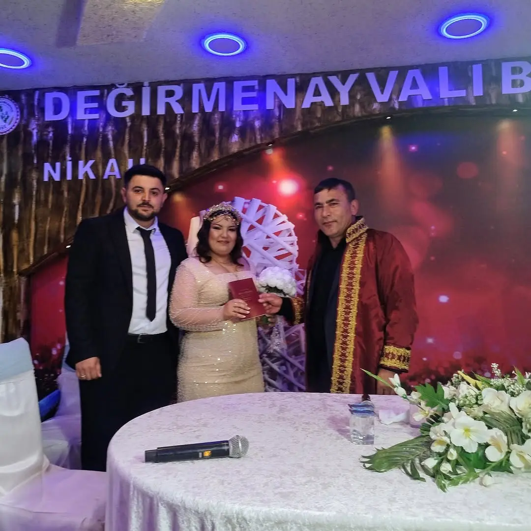 Değirmenayvalı Belediye Başkanı Halil Çelik, Meclis Üyesi Muzaffer Çırak'ın Oğlu Sedat Çırak ve Aleyna Acarlar'ın Nikahında Bulundu