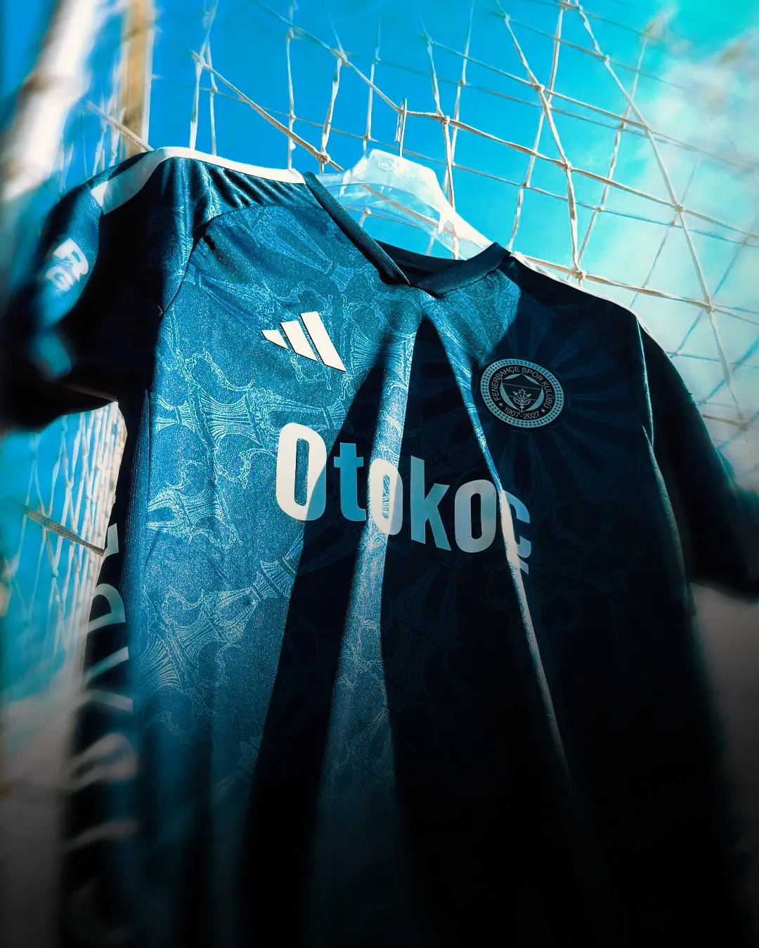 Fenerbahçe'nin Adidas ve Fenerium İş Birliğiyle Hazırladığı Lacivert Forma Sahada!
