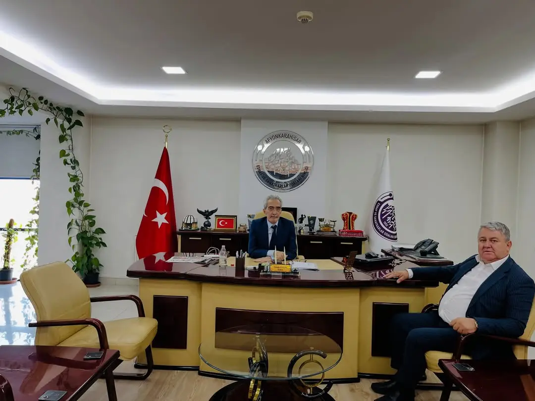 Hakan Dilek, Afyonkarahisar Esnaf ve Sanatkarlar Odaları Birliği Başkanı Cengiz Üstün'ü Ziyaret Etti
