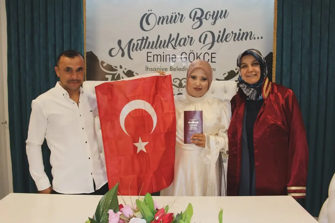 İhsaniye Belediyesi'nden Ayşegül ve Gökhan Çiftine Nikah Töreni