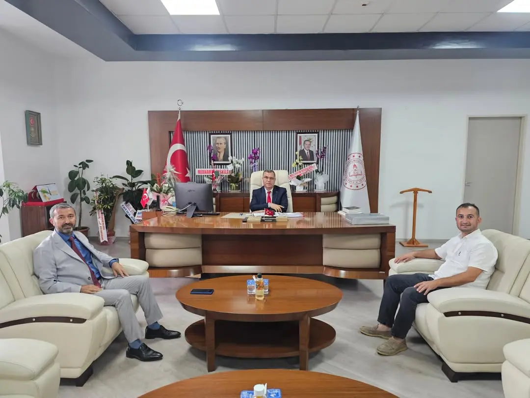 İlçe Milli Eğitim Müdürü İsmail Altınkaynak'ı Ziyaret Eden İscehisar İlçe Milli Eğitim Müdürü