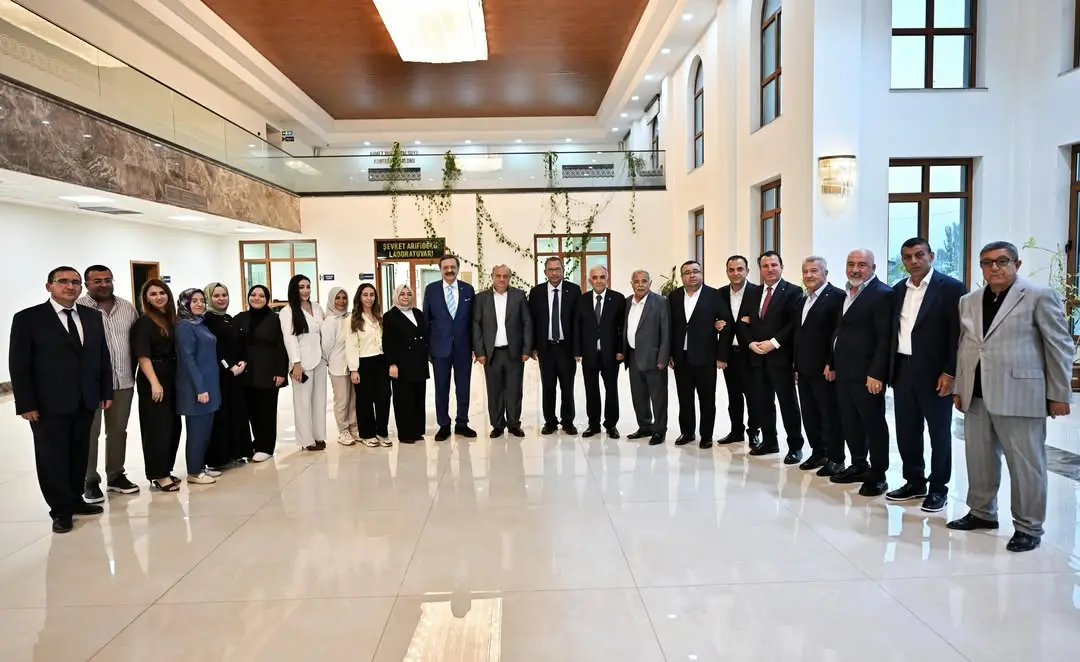 Kahramanmaraş Ticaret Borsası Genel Sekreteri ve Çalışma Arkadaşları Tebrik Edildi