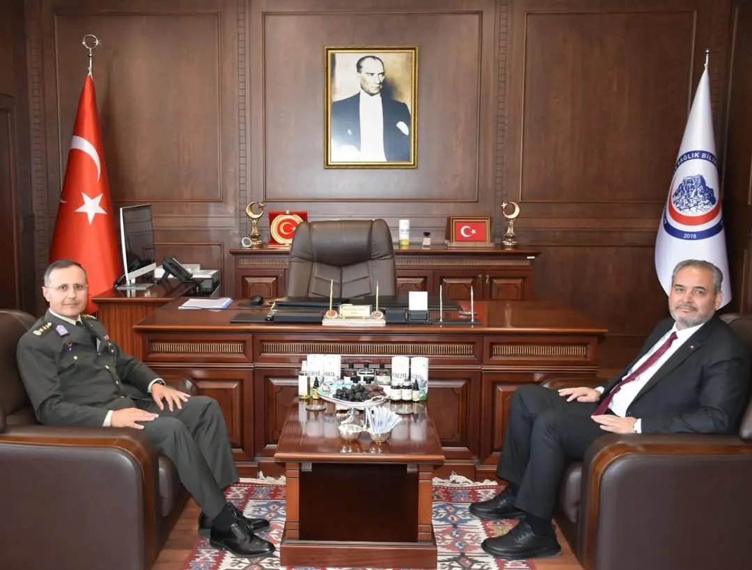Prof. Dr. Adem Aslan, Kara Kuvvetleri Lojistik Komutanlığına Atanan Albay Ata Tınas'ı Kabul Etti
