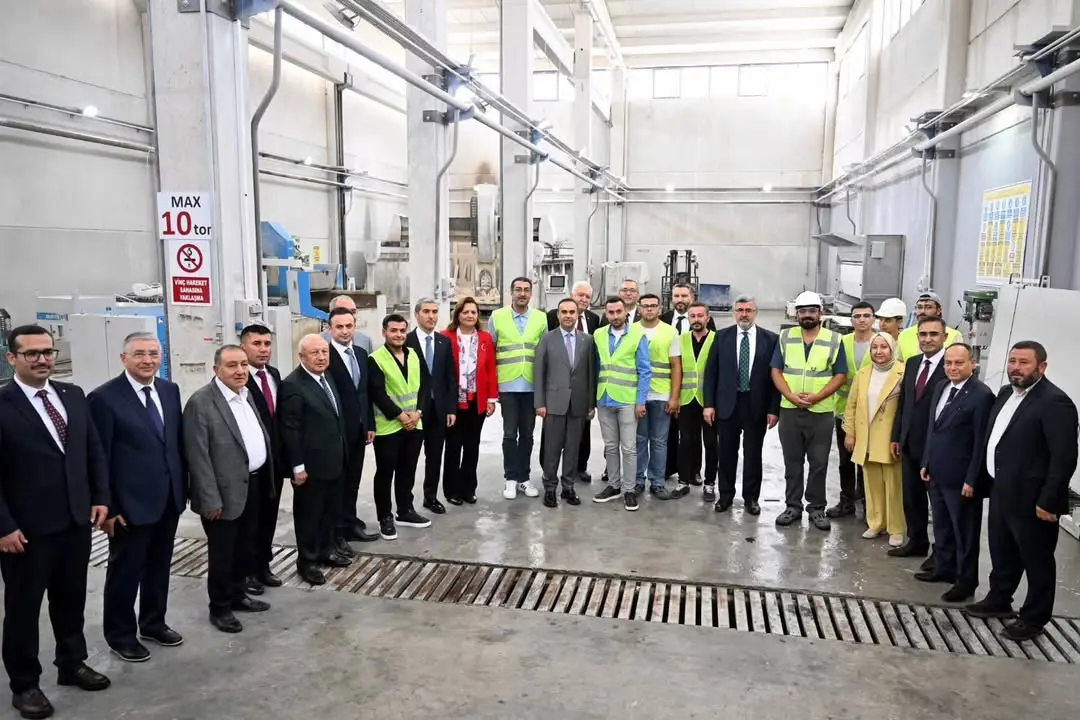 Sanayi ve Teknoloji Bakanı Mehmet Fatih Kacır Afyonkarahisar'da İncelemelerde Bulundu