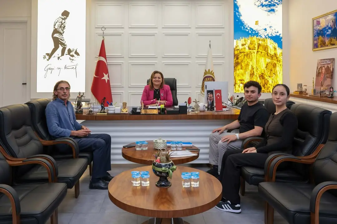 Selçuk Üniversitesi Öğretim Üyesi Prof. Dr. Özdemir Koçak, İsmet Gökalp ve Fadime Nergis Yılmaz ile görüş...