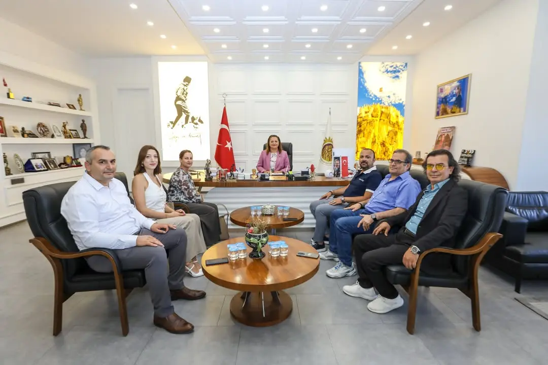 Star Afyon Haber Köşe Yazarları İle Belediye Başkanı Burcu Köksal Arasında Görüş Alışverişi