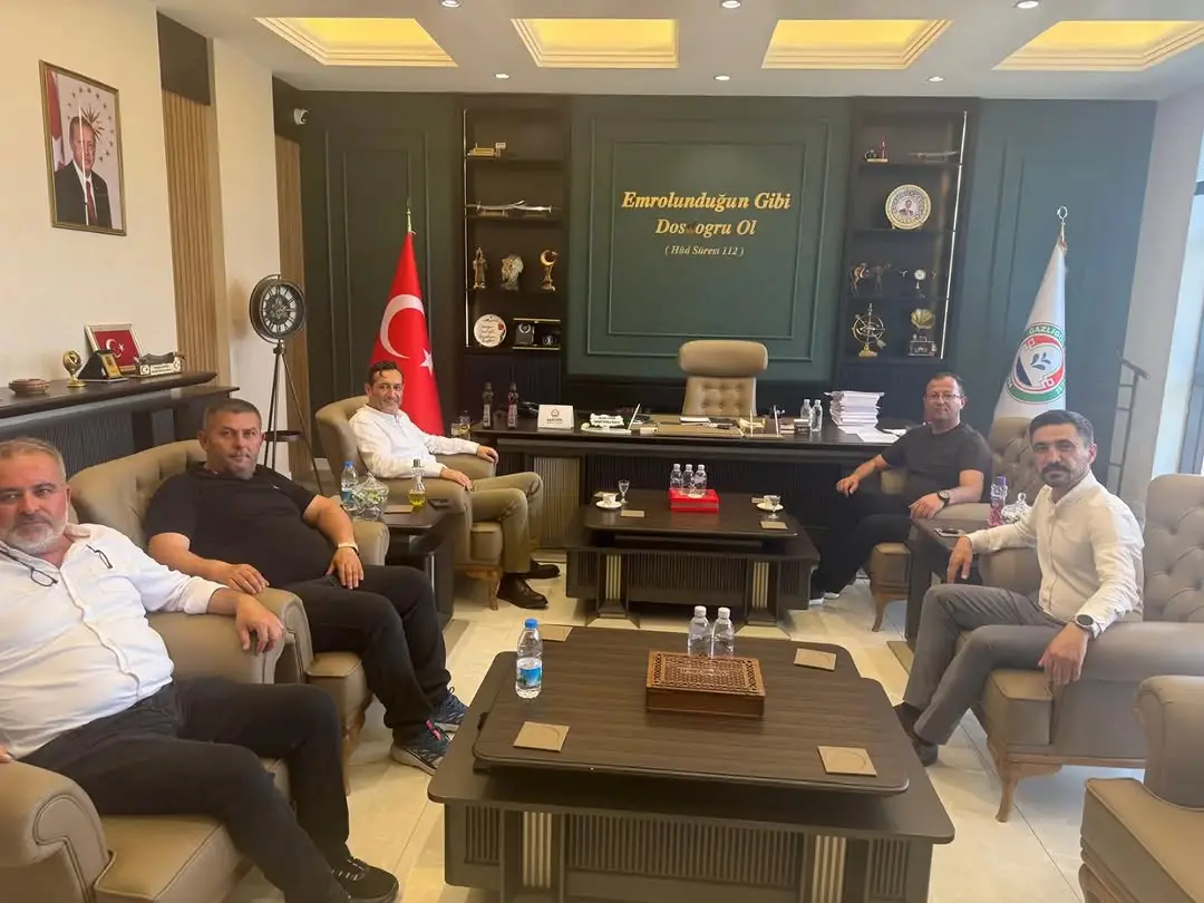 Tavşanlı Belediye Başkanı Ali Kemal Derin ve Kütahya Tepecik Belediye Başkanı Veysel Tekin Gazlıgöl Belediye Başkanı Mustafa Güngör'ü Ziyaret Etti
