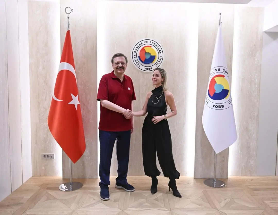 TOBB ETÜ Moda ve Tekstil Tasarımı Mezunu, Moda Tasarımcısı Nilevgar ile Buluştu