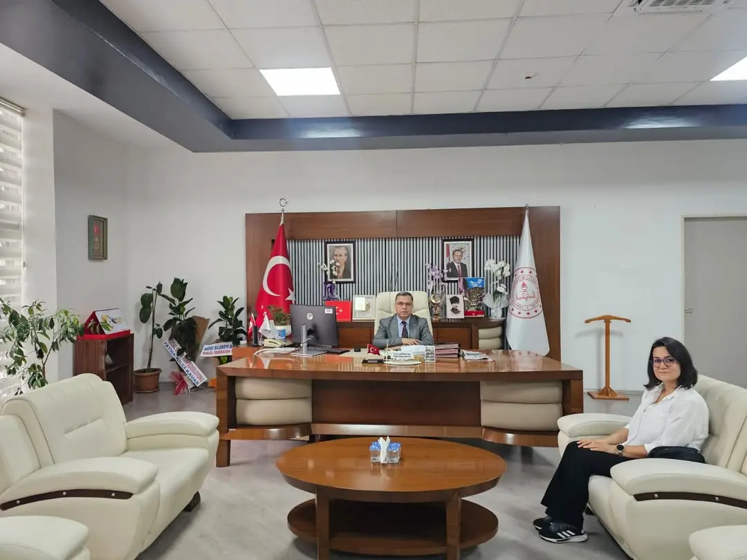 TRT Haber Afyonkarahisar Muhabiri ve Temsilcisi Gurbet Tınas, İl Milli Eğitim Müdürümüz İsmail Altınkaynak'a...