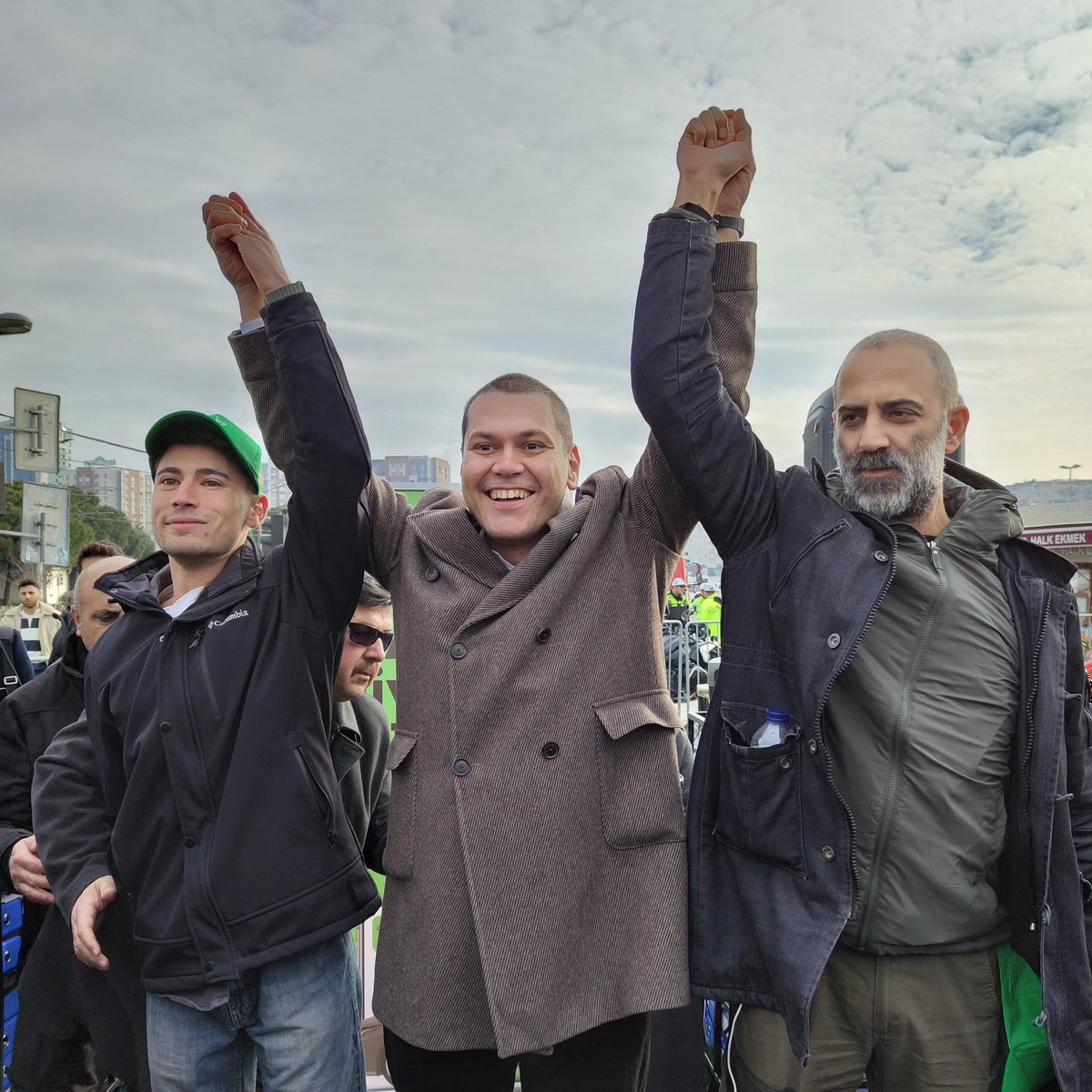 Binlerce Martı TAG Sürücüsü, UKOME Toplantısı Önünde Taksicilere Karşı Protesto Etti