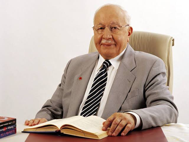 Prof. Dr. Necmettin Erbakan'ın Vefatının Yılı Dünü: Milli Görüş Hareketinin Liderine Saygı