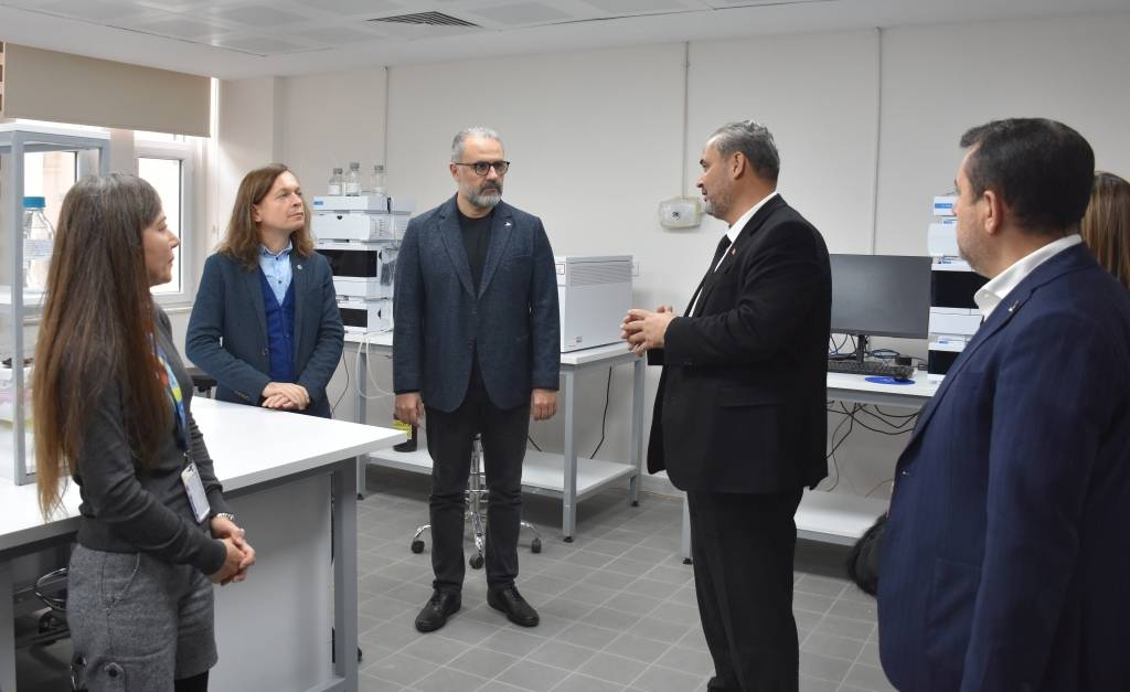 AFSÜ den  Tıbbi Amaçlı Kenevirden İlaç Üretim Çalışmalarına Destek