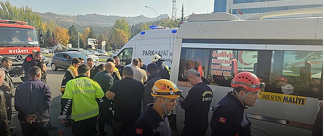 Murat Akarçay dan Afyonkarahisar Belediyesi ne Hatırlatma Park Hayat Hastanesi Önündeki Kavşak Kararı 11 Aydır Uygulanmadı